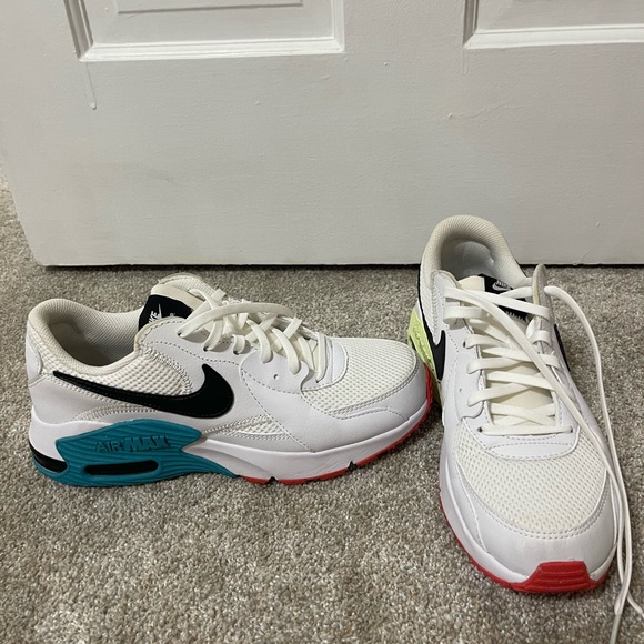Nike Shoes - Nike Air Max